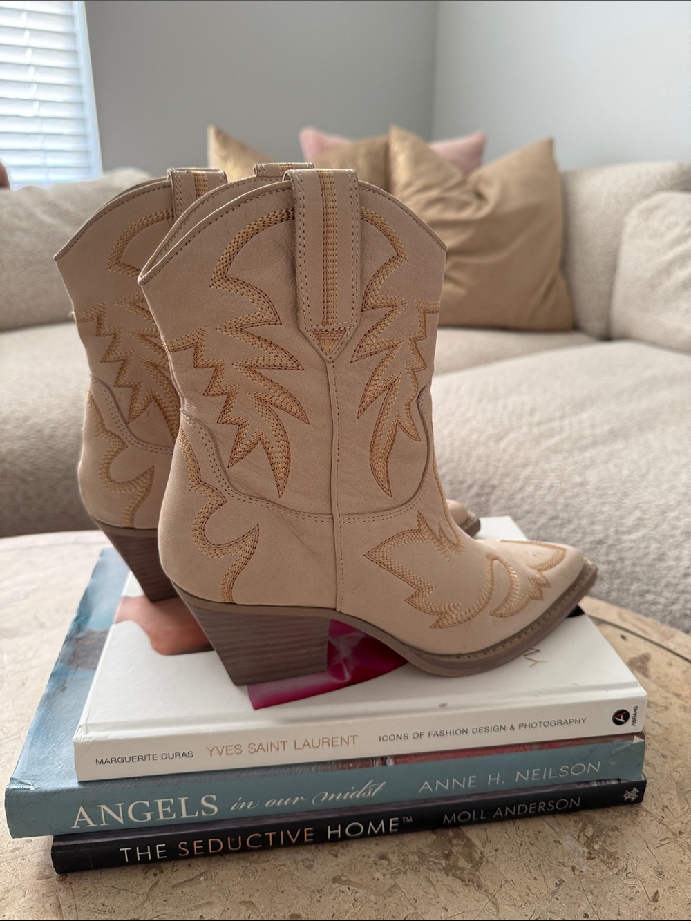 🫶🏼 Dolce Vita Women's Western Ankle Boots in Beige - Classic Cowboy Style